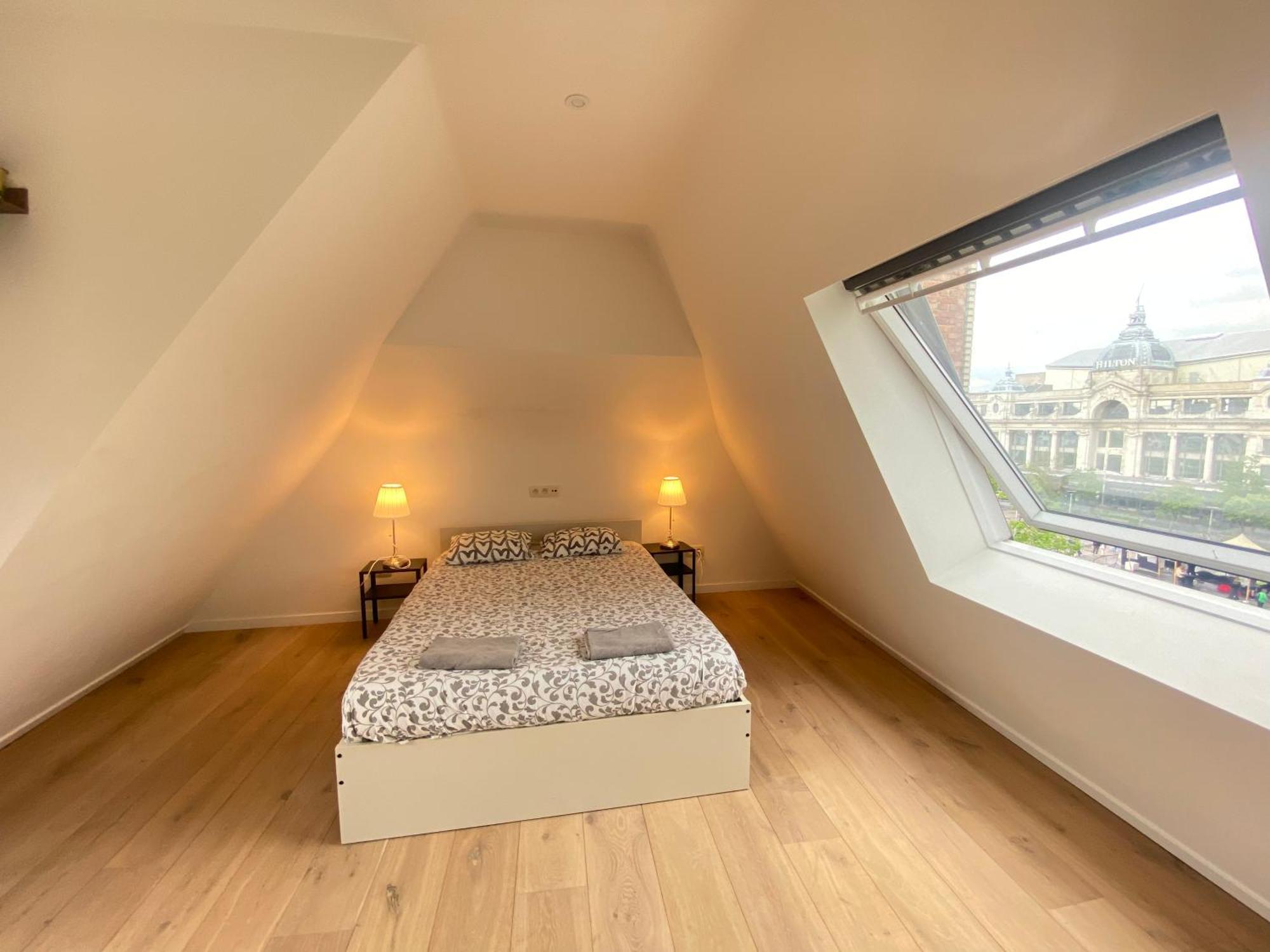 The Central Square Residence Anversa Esterno foto